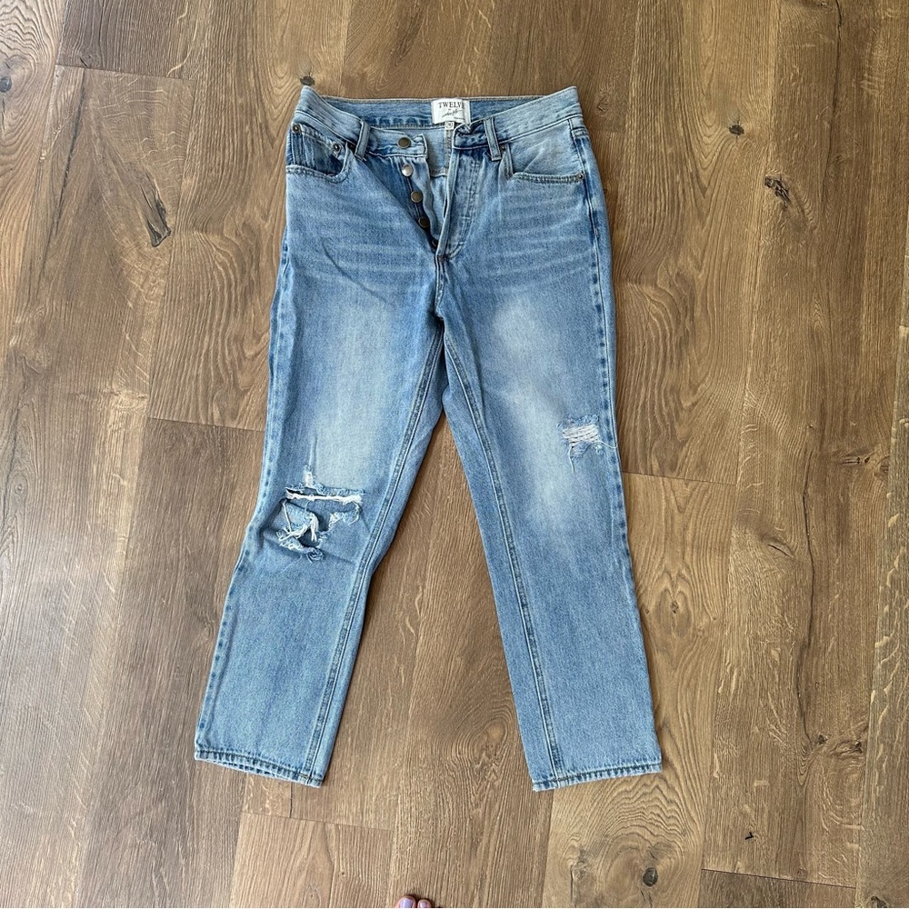 TWELVE distressed high waist jeans